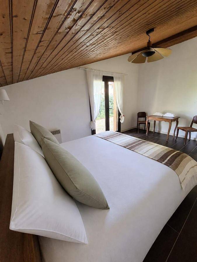 Appartement de vacances pour 2 personnes, avec terrasse ainsi que jardin et vue