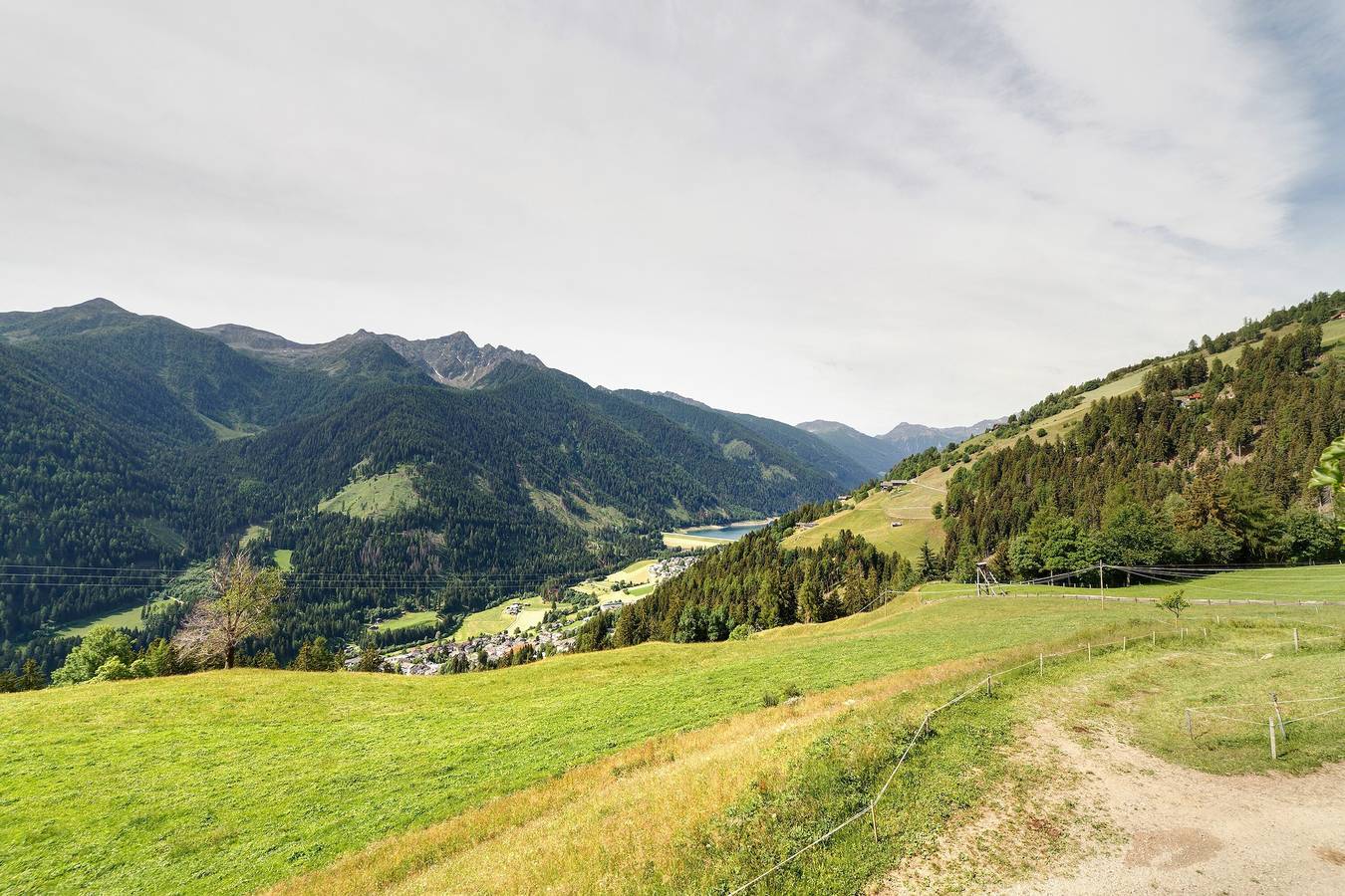 Ganze Wohnung, Apartment 'Innerdurachhof Hochwart' mit Seeblick, Gemeinschaftsterrasse und Wlan in Ulten, Ortleralpen