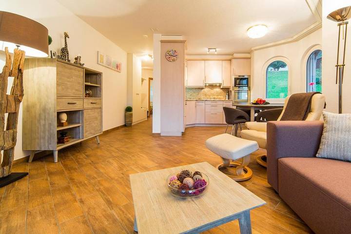 Ferienhaus für 4 Personen, mit Sauna und Balkon sowie Whirlpool, kinderfreundlich