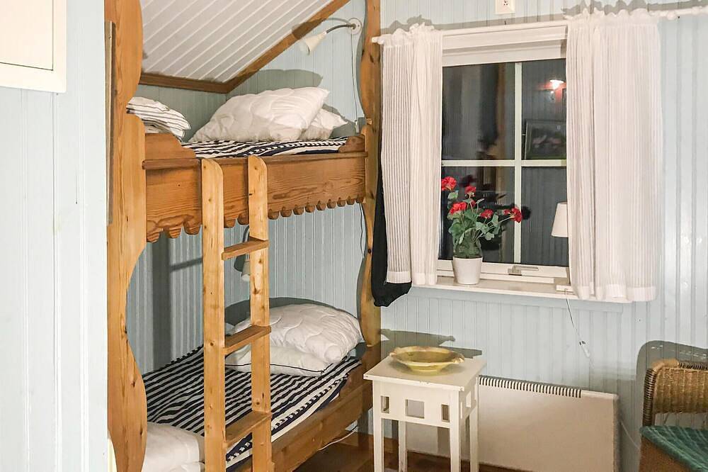 Beautiful home in Botolfsbo with sauna in Falun, Dalarna