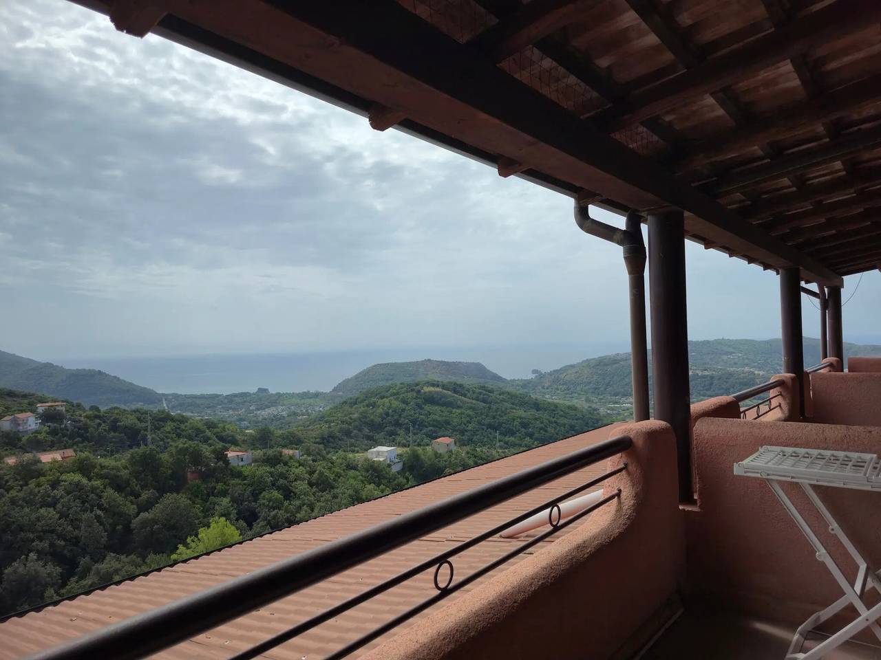 Appartamento intero, P.R. Club - Monolocale Molpa 8 con Vista Mare, Terrazza Privata e Aria Condizionata in Centola, Cilento Coast