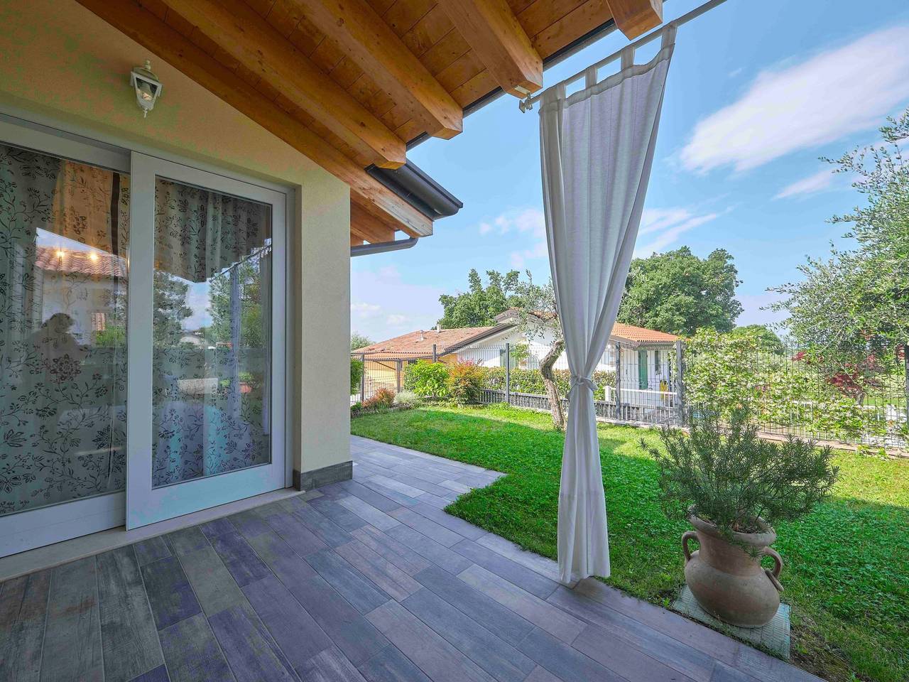 Schönes Ferienhaus Villetta Batik in Calmasino, Bardolino