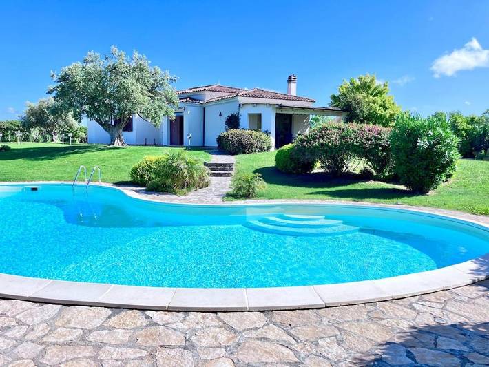Ferienhaus für 8 Personen, mit Terrasse und Garten sowie Pool und Ausblick