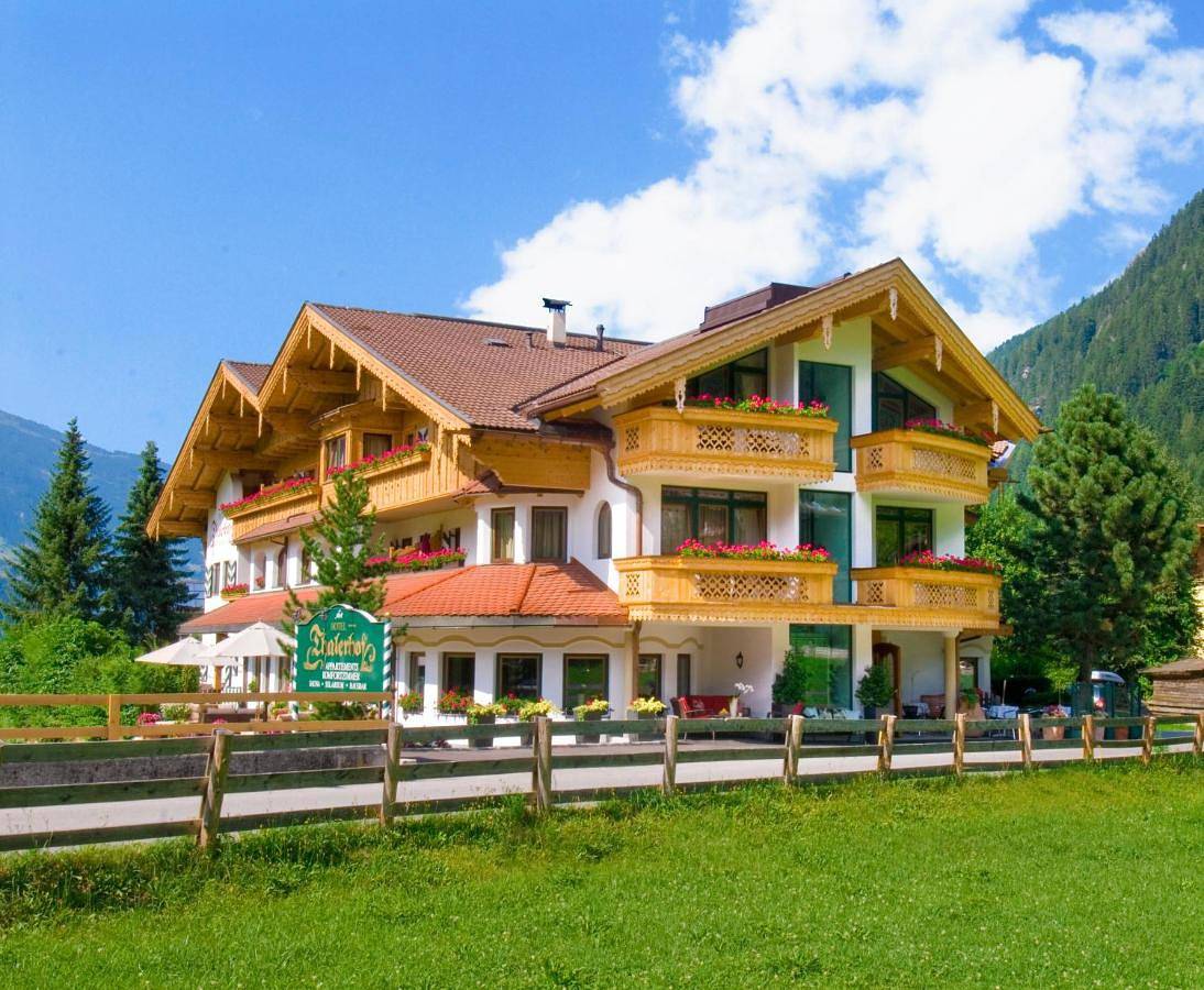 Apparthotel Thalerhof in Mayrhofen, Zillertaler Alpen