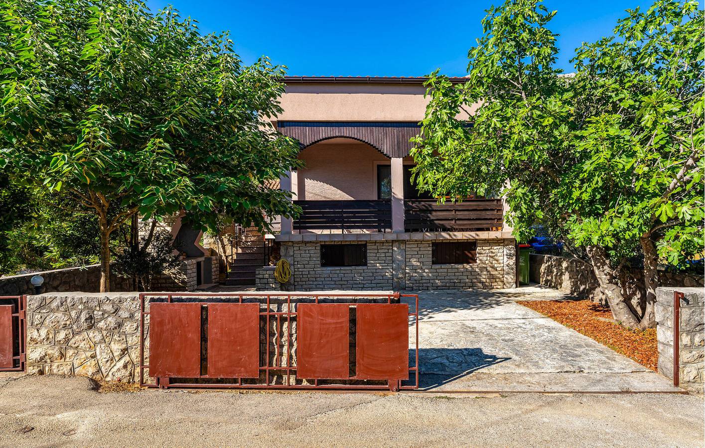 Ferienhaus für 6 Personen mit Terrasse in Starigrad Paklenica, Starigrad