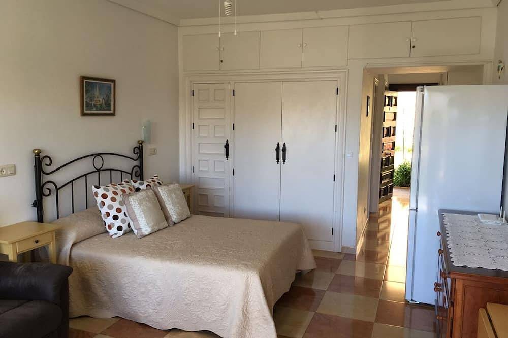 Entire apartment, Dream holiday in Carihuela in Montemar Torremolinos, Torremolinos