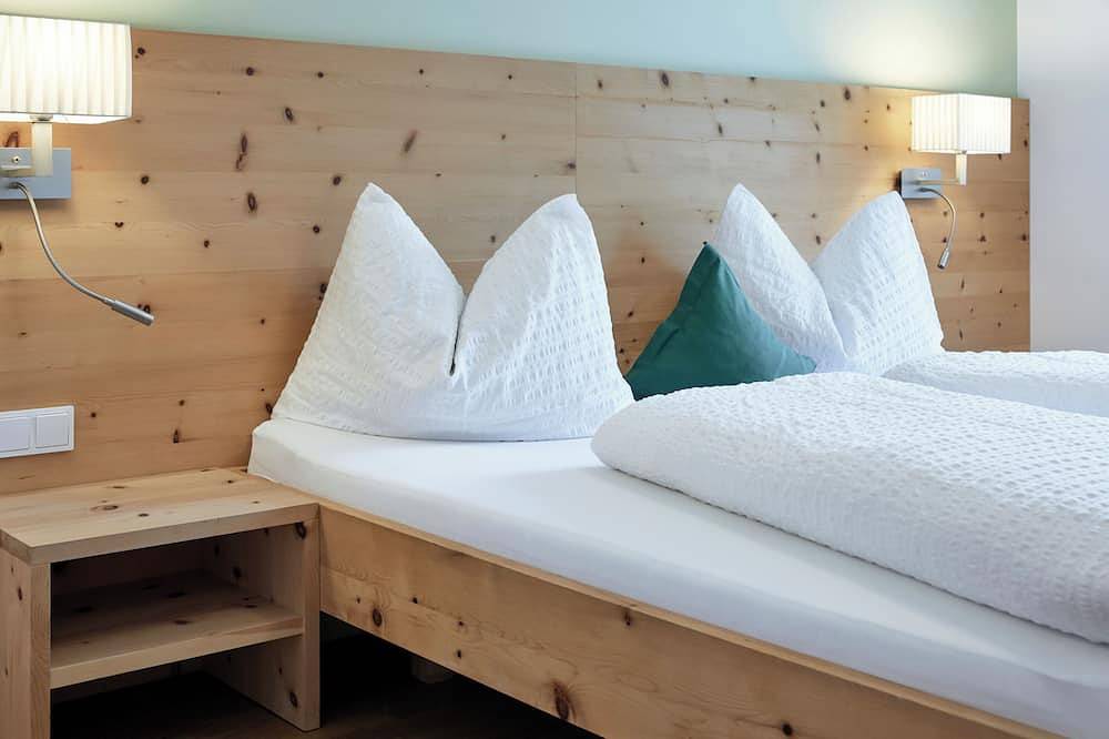 Ganze Wohnung, Apartments Schwarzlehen Idyllische Auszeit mit Bio-Pool inmitten grüner Natur in Naturns, Ortleralpen