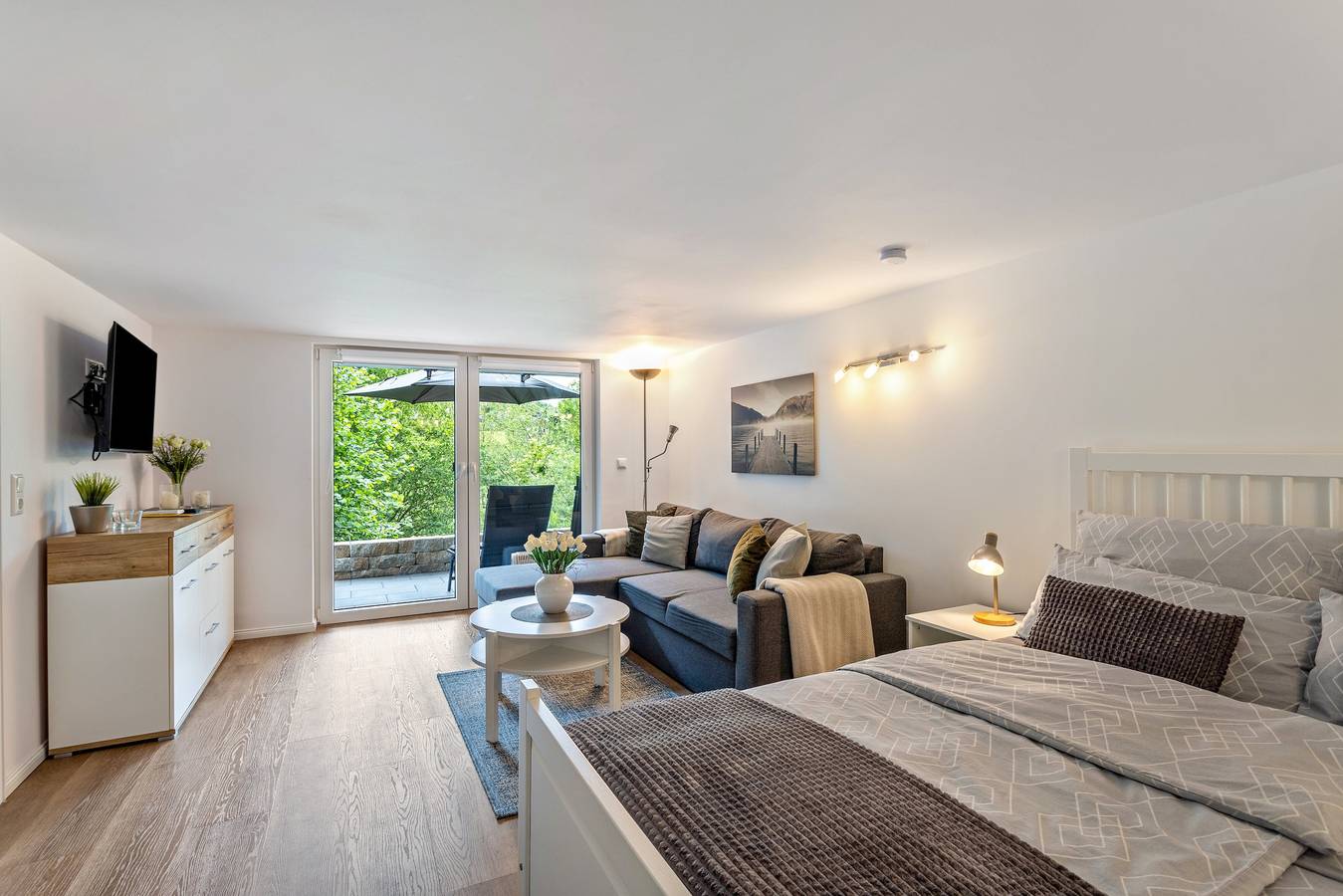 Ganze Wohnung, Chalet am Diemelsee Fewo mit Terrasse im Sauerland in Diemelsee, die Mittelgebirge