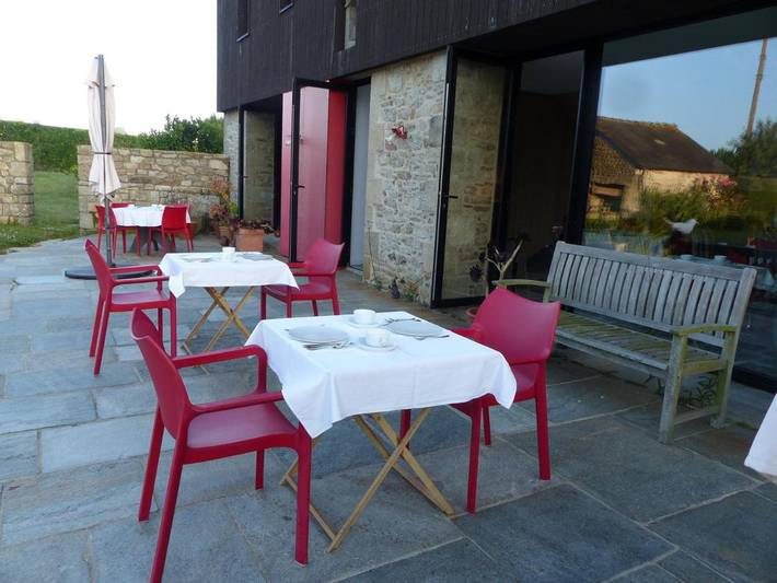 Chambre d’hôte pour 4 personnes, avec Terrasse et Jacuzzi ainsi que Jardin et Sauna