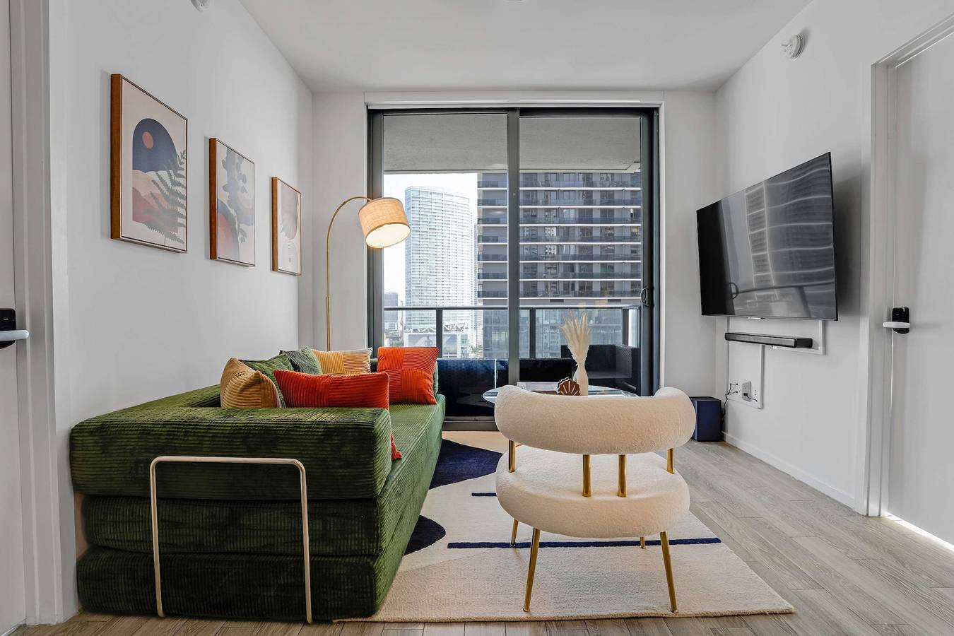 Apartamento inteiro, Downtown Miami 2Br Skyline Bay View Balcony Corner Suite | Luxe Pad in Miami, Flórida