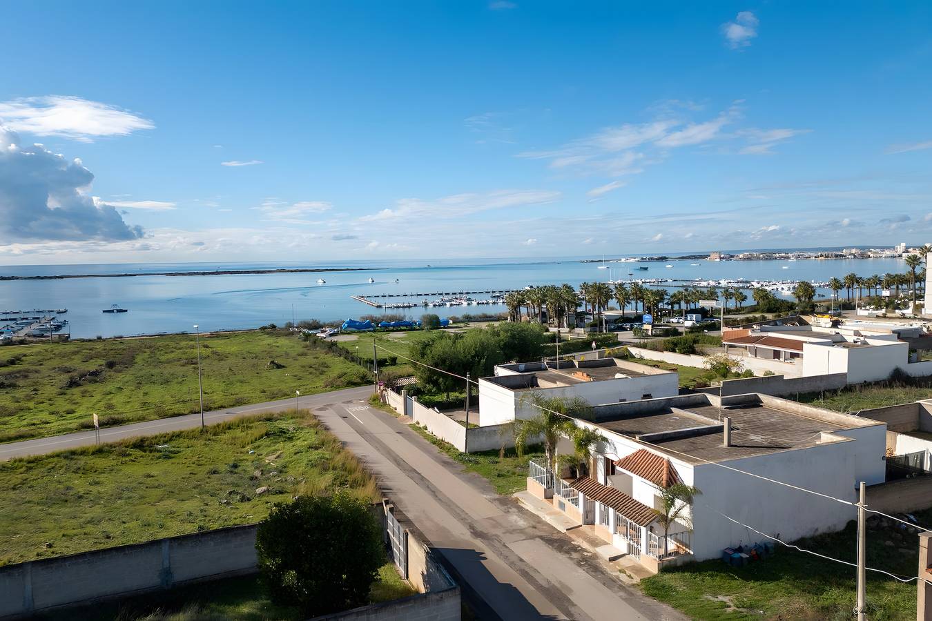 Villa Aurora Salina : Vue sur Mer, Jardin Privé et Climatisation à Porto Cesareo in Porto Cesareo, Golfe de Tarente