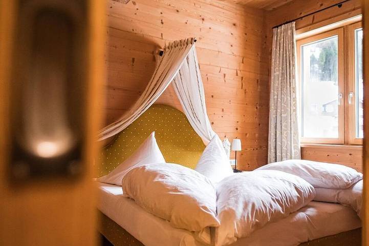 Hütte für 11 Personen, mit Balkon und Whirlpool sowie Garten und Sauna in Schröcken - 2