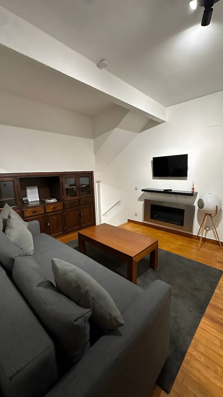 Entire apartment, Apartment 'Sol I Vent La Molina' with Mountain View and Wi-Fi in La Molina, Alp