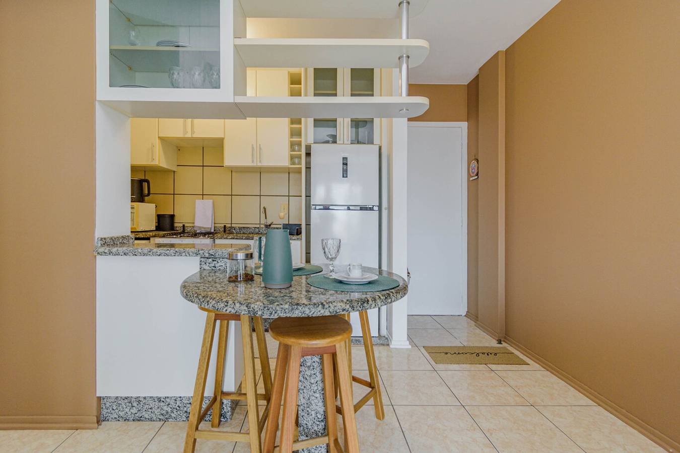 Apartamento entero, Apto com Wi-Fi a 50m da Praia de Canasvieiras in Florianópolis, Litoral Catarinense