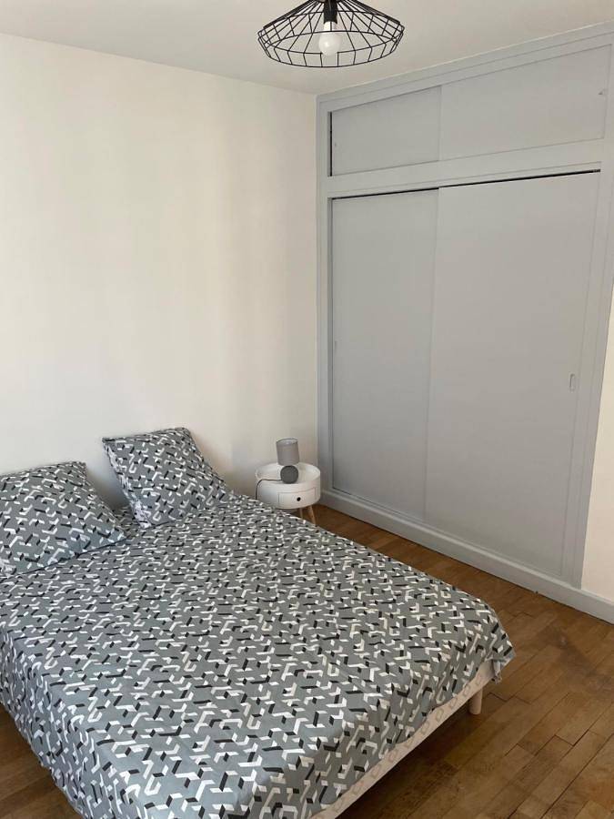 Appartement entier, Two-Bedroom Apartment in Digoin, Région de Charolles