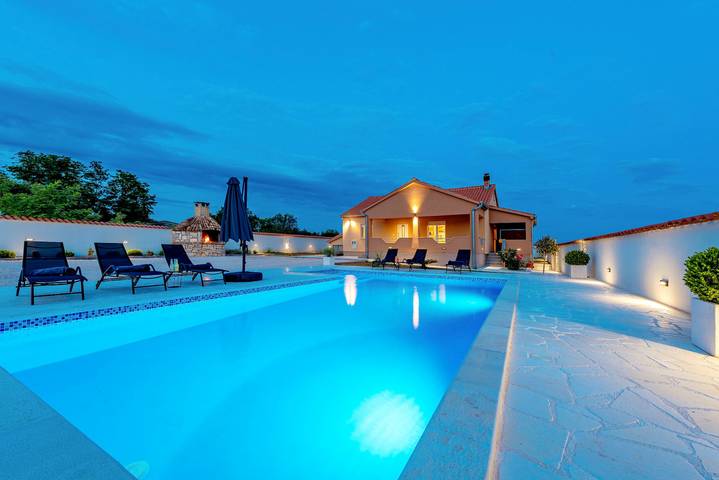 Villa für 5 Personen, mit Terrasse in Zadar