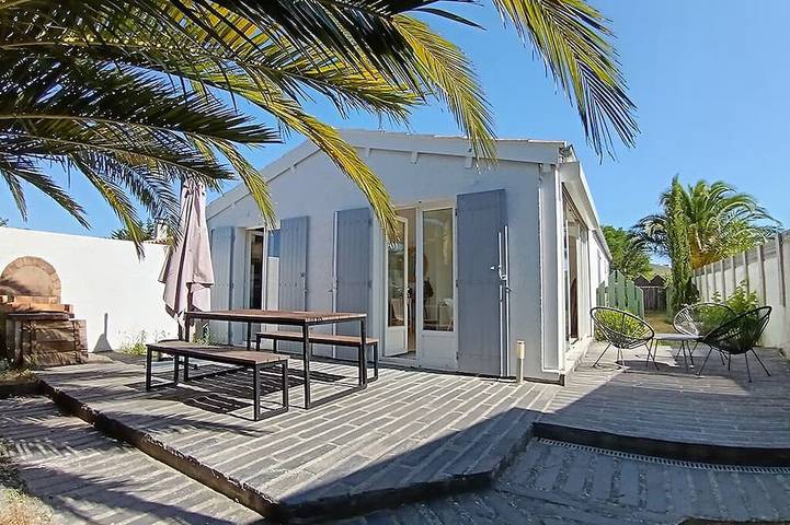 Location de vacances pour 6 personnes, avec jardin dans Plage des Boulassiers