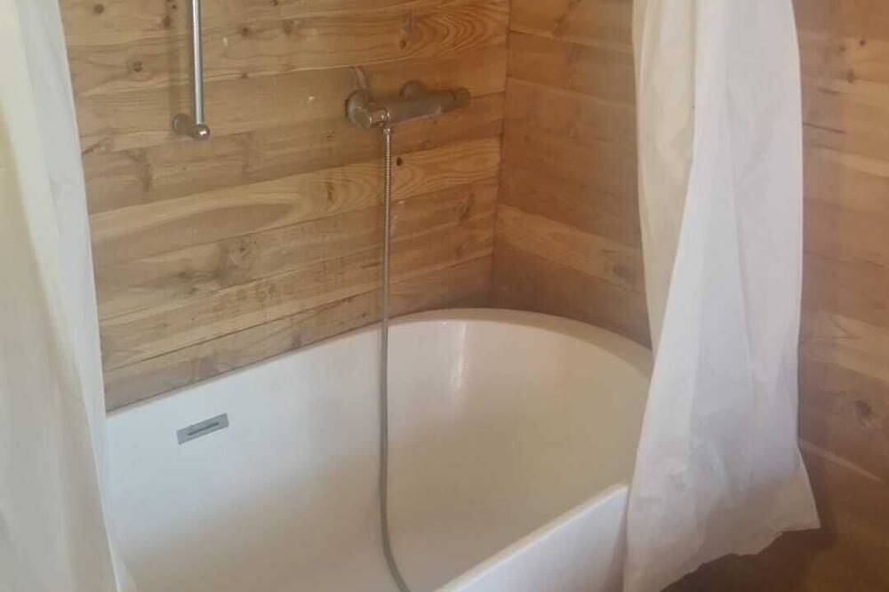 Entire apartment, Quiet studio in garden 20 minutes from Paris-Centre in Antony, Hauts-de-Seine