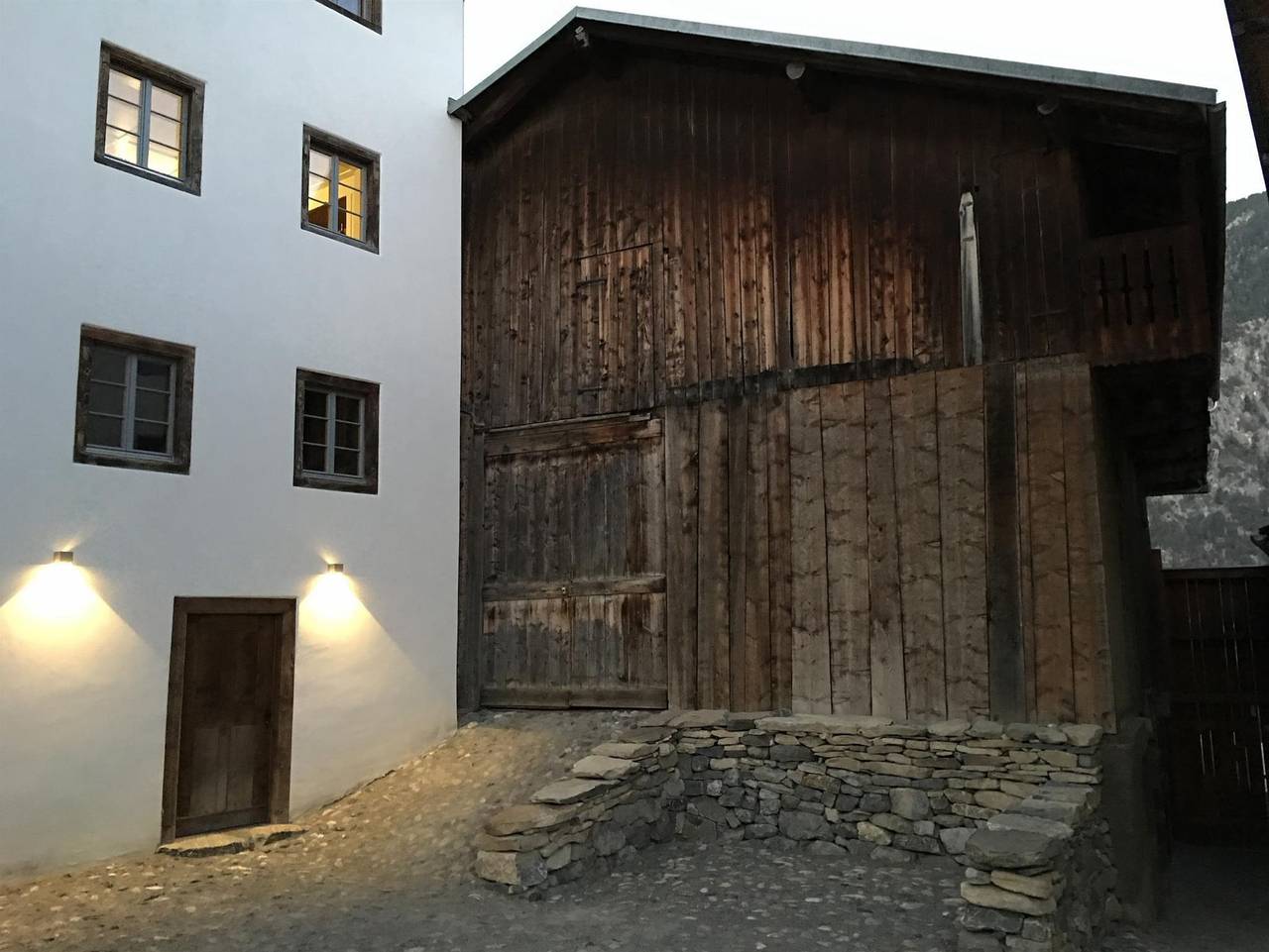 Ganze Ferienwohnung, Tgesa Antgerna - 5.5 Zimmerwohnung - 2-8 Personen in Salux, Surses