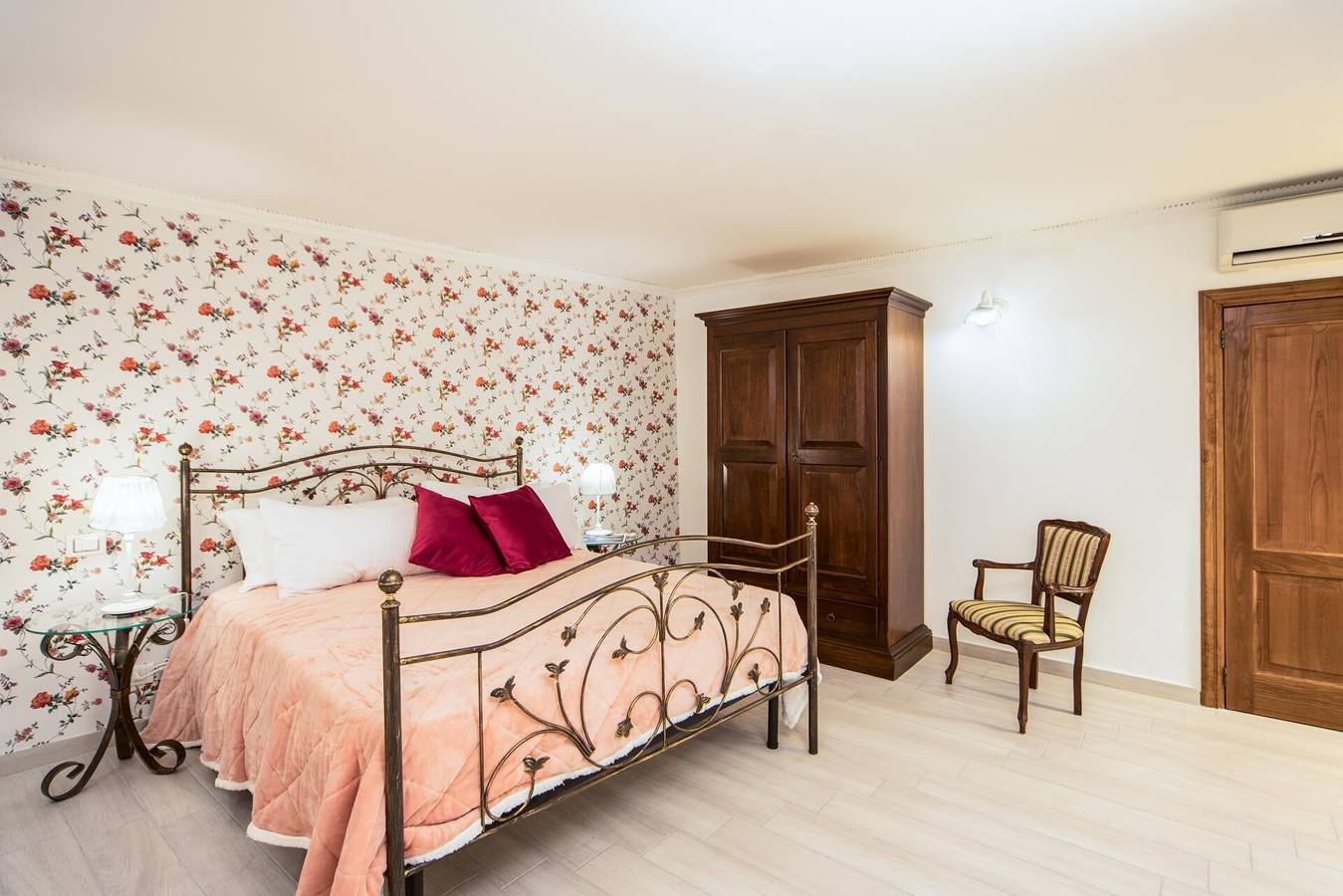 Entire apartment, La Casa Di Assunta - In The Heart Of Naples in Naples, Naples Province