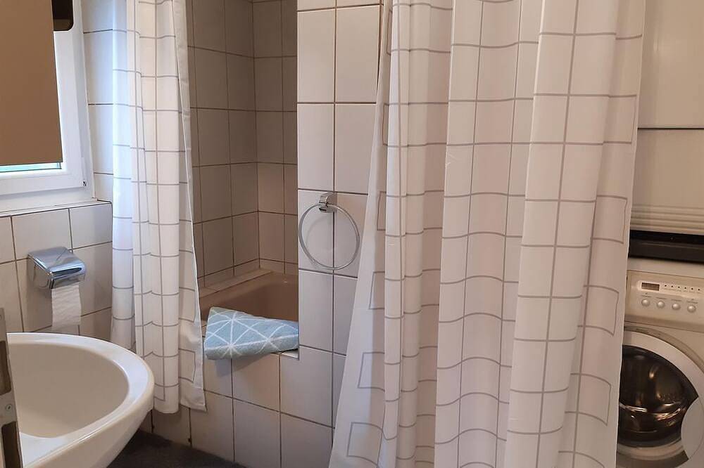 Ganze Wohnung, Ferienwohnung mit Balkon in der 1. Etage - Ferienwohnung Am Ölsbach in Mudersbach, Altenkirchen & Umgebung