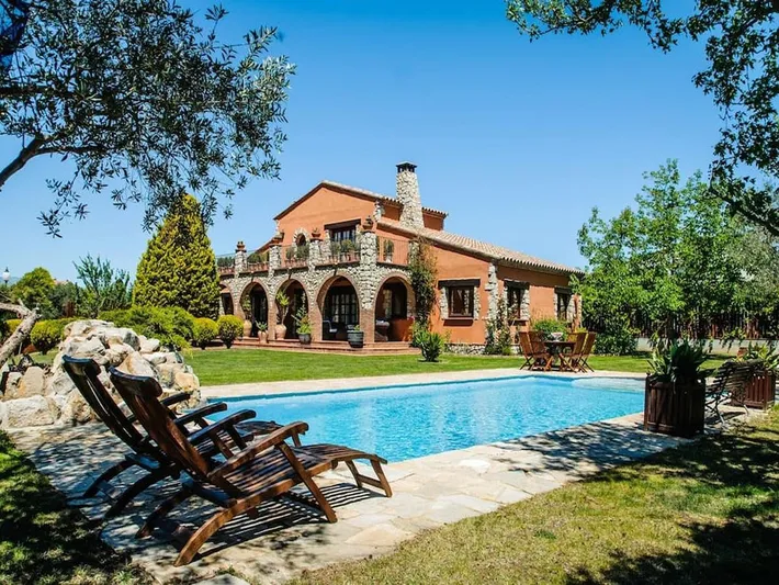 Chalet para 8 personas, con piscina además de terraza y jardín - 1