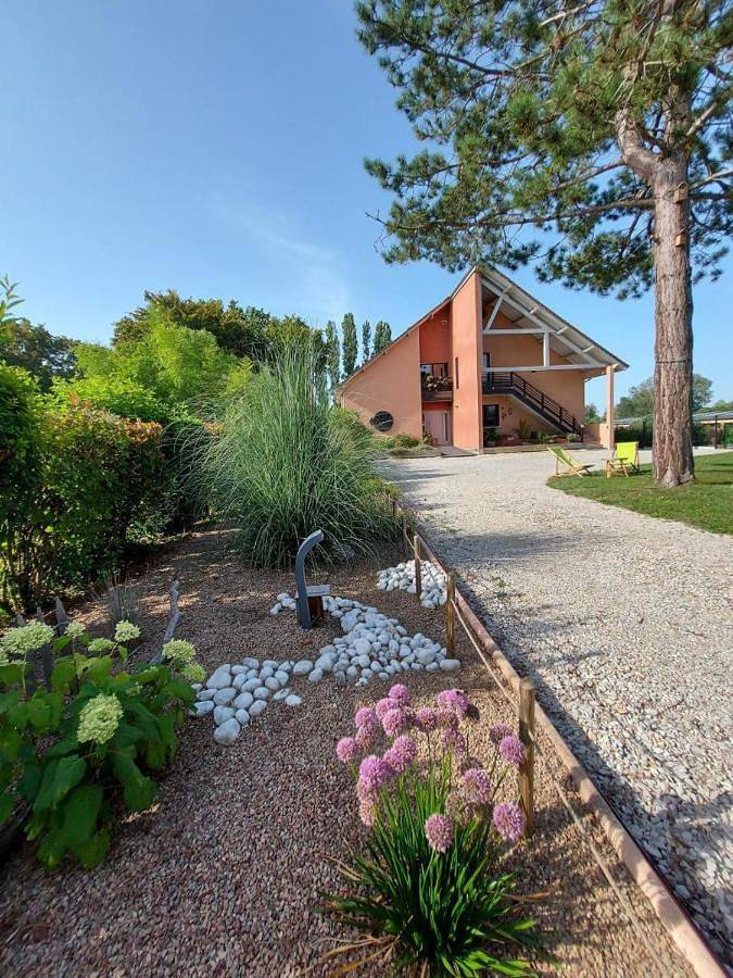 Location de vacances pour 8 personnes, avec terrasse et jardin à Géraudot - 2