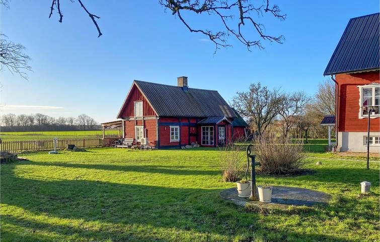 Hus för 5 Personer med trädgård in Gotland