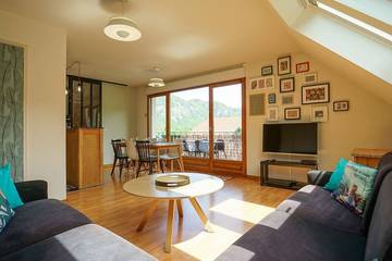 Gîte pour 6 personnes, avec piscine ainsi que sauna et balcon à Giez