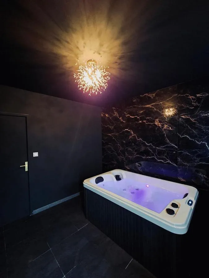 Apartamento de vacaciones para 2 personas, con jacuzzi y jardín - 1
