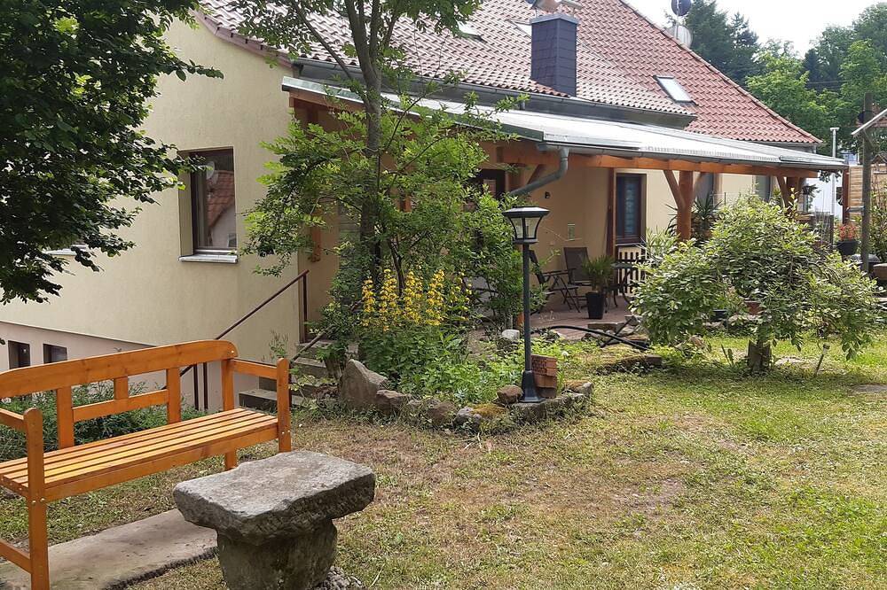 Ganze Wohnung, Villa Kunterbunt Xl ,90qm möbl. Maisonette Wohnung mit Garten,Terrasse und Sauna in Küps, Oberfranken