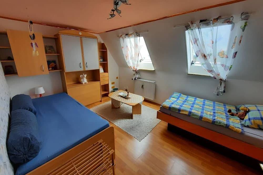 Ganze Wohnung, Geräumige Ferienwohnung (80 qm) für bis zu 4 Personen mit Loggia in Maroldsweisach, Landkreis Haßberge