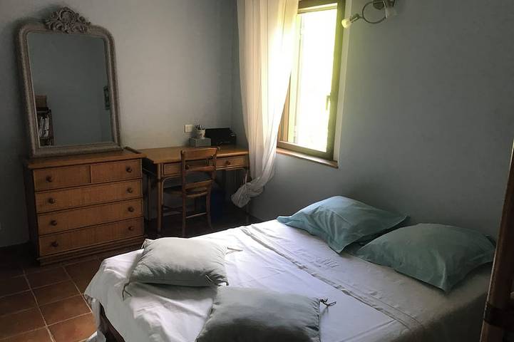 Location de vacances pour 6 personnes, avec jardin à Saint-Marc-Jaumegarde - 4