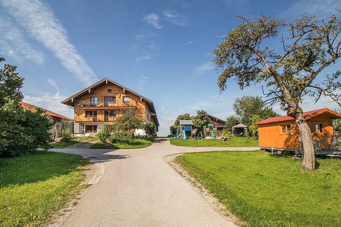 Auf'm Reifnhof - Ferienwohnung Birke 75qm mit zwei Schlafzimmern in Riedering, Landkreis Rosenheim