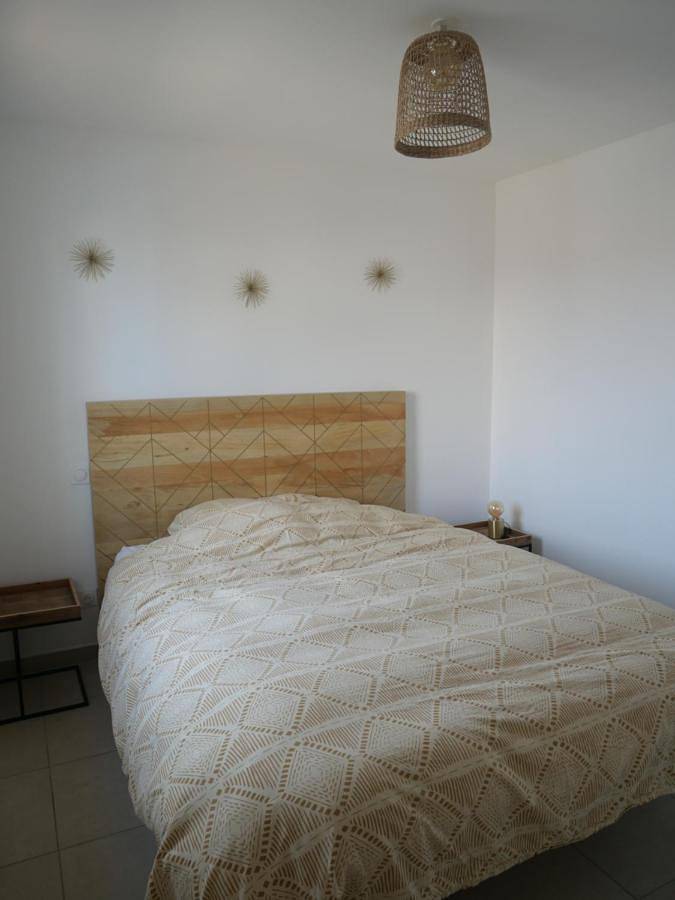 Location de vacances pour 5 personnes, avec terrasse et jardin à Garons - 4