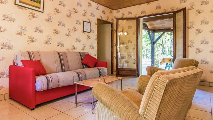 Location de vacances pour 6 personnes, avec jardin et piscine à Salignac-Eyvigues - 3