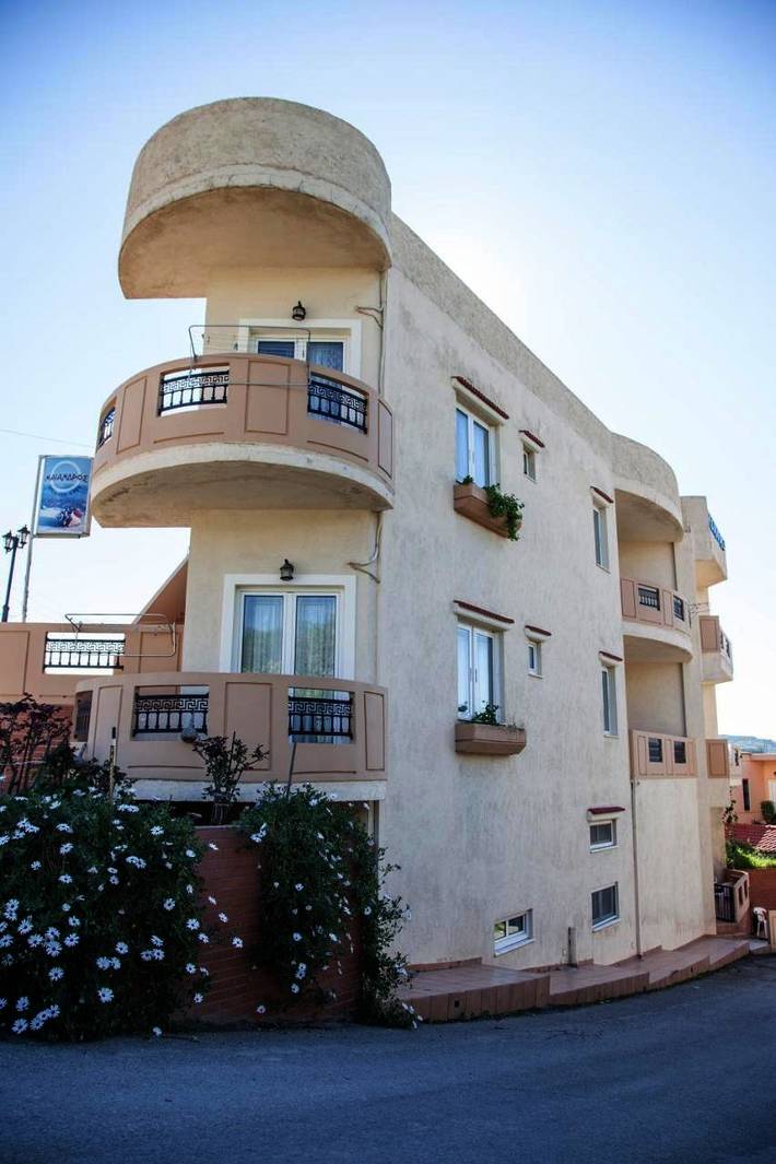 Gîte pour 4 personnes, avec piscine et jardin dans Almirida - 3