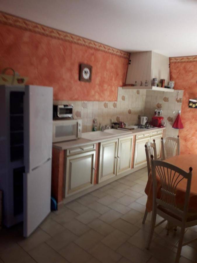 Appartement entier, One-Bedroom Apartment in Bagnols-sur-Cèze, Région de Nîmes