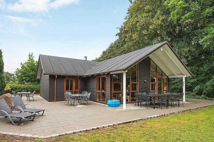 Ferienhaus für 12 Personen, mit Whirlpool und Terrasse sowie Sauna in Loddenhøj