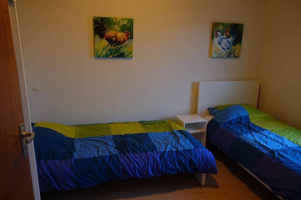 Lovely vacation home with spacious terrace, close to beach and places of interest in Noordwijkerhout, Niederländische Nordsee