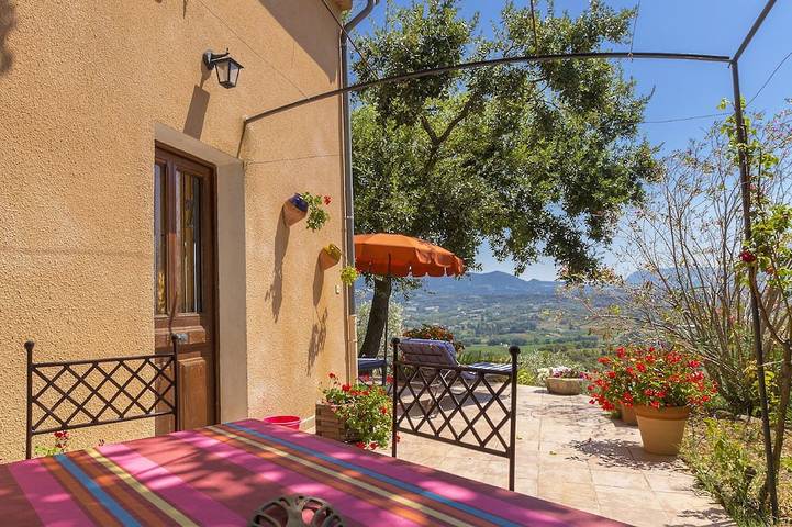 Gîte pour 2 personnes, avec terrasse et jardin
