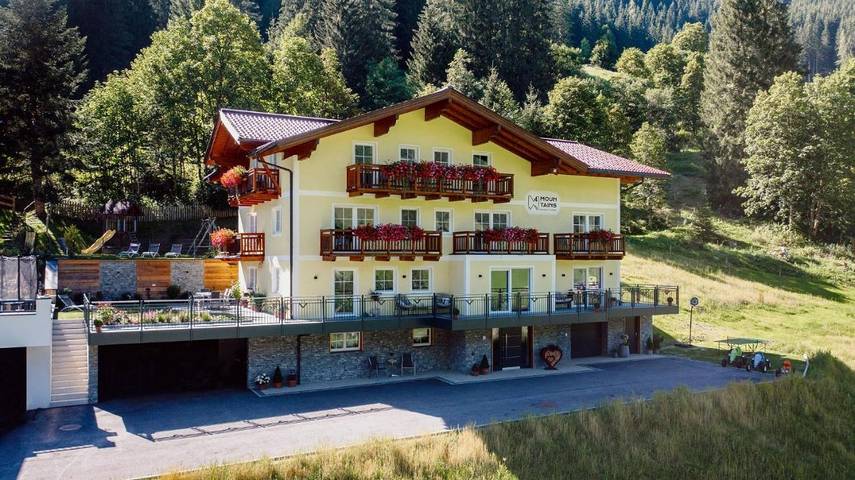 BnB für 6 Personen, mit Balkon und Terrasse sowie Garten und Ausblick in Kleinarl