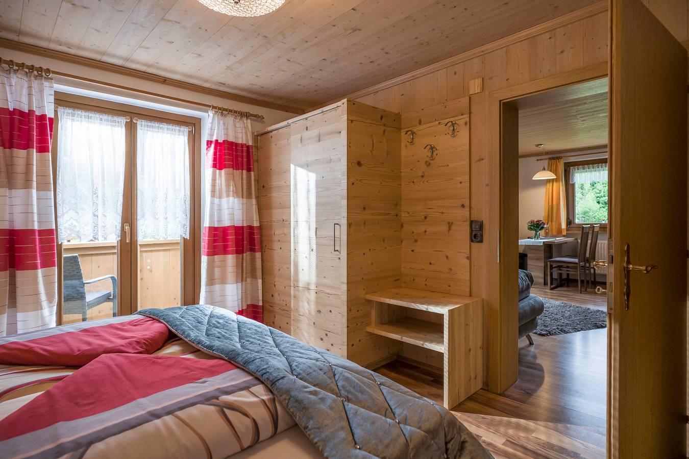 Geheel vakantieappartement, Vakantieappartement voor 3 personen met sauna in Finkenberg, Zillertaler Alpen