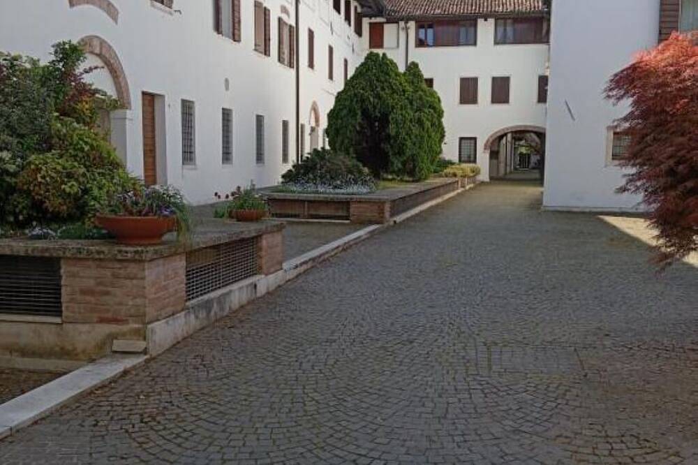 Mirandola House in Contrà Sant 'Andrea in Vicenza, Vicenza Provinz