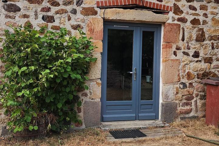 Gîte pour 6 personnes, avec Jardin à Condat-lès-Montboissier