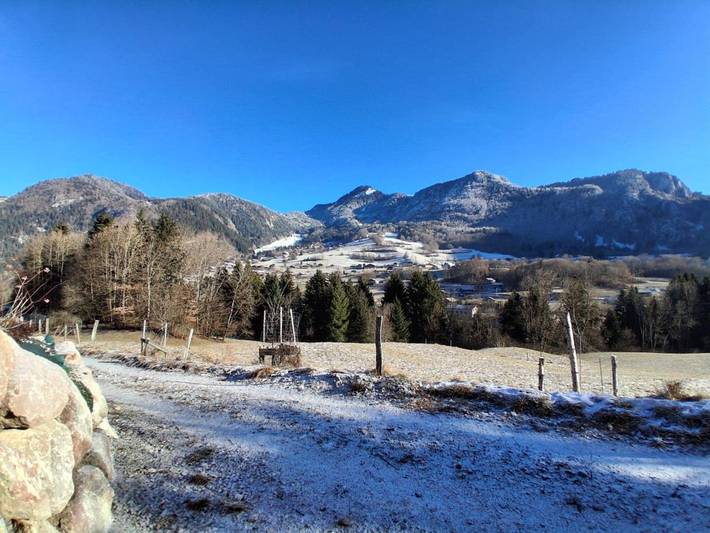 Gîte pour 2 personnes, avec vue et terrasse à Vacheresse - 2