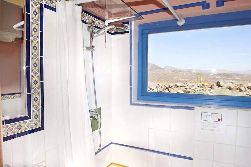 Wifi Gratuito: estudio romántico totalmente equipado en una zona tranquila cerca del mar in Tarajalejo, Tuineje