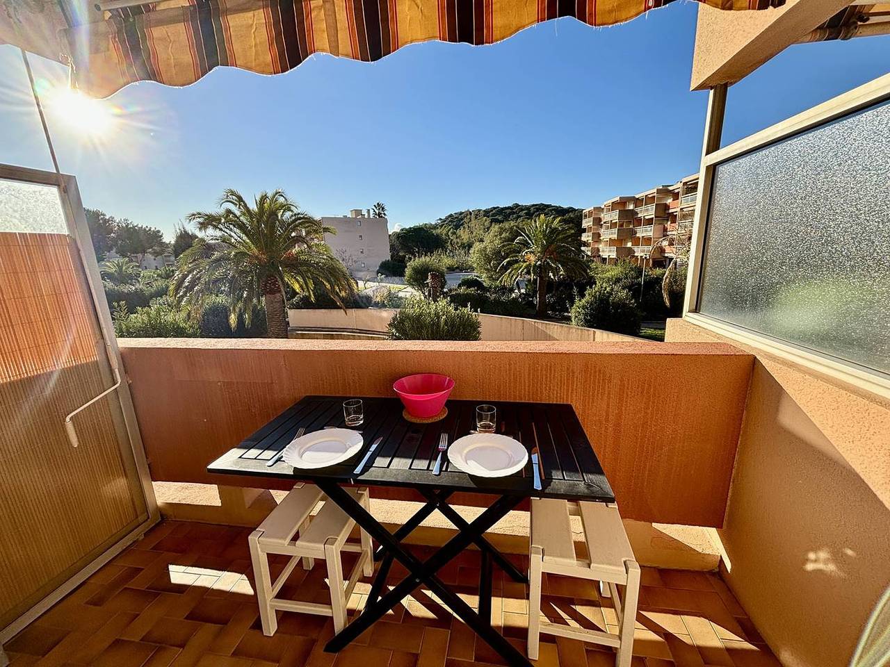 Ganze Wohnung, Ferienwohnung für 2 Personen mit Terrasse in Bormes-les-Mimosas, Parc national Port-Cros