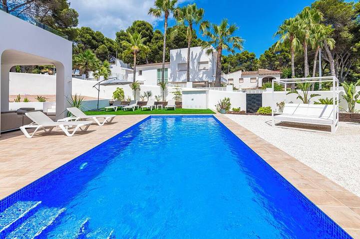Villa pour 6 personnes, avec jardin et balcon à Moraira