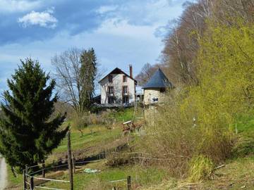Gîte pour 5 personnes, avec jacuzzi et terrasse à Gerde (homonymie)